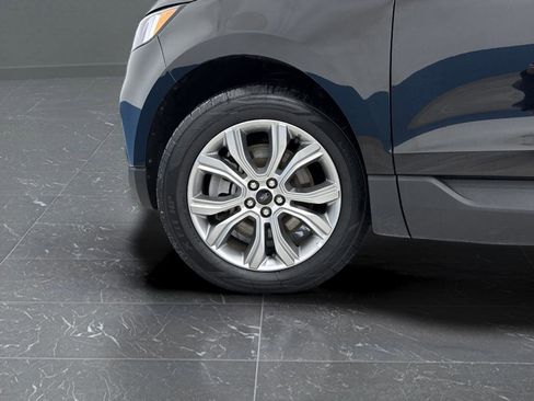 Used 2024 Ford Edge Titanium image 34