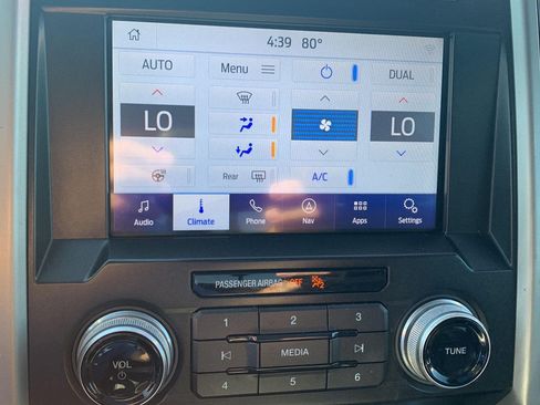 Used 2019 Ford F150 Lariat w/ Equipment Group 502A Luxury AWD/4WD image 14