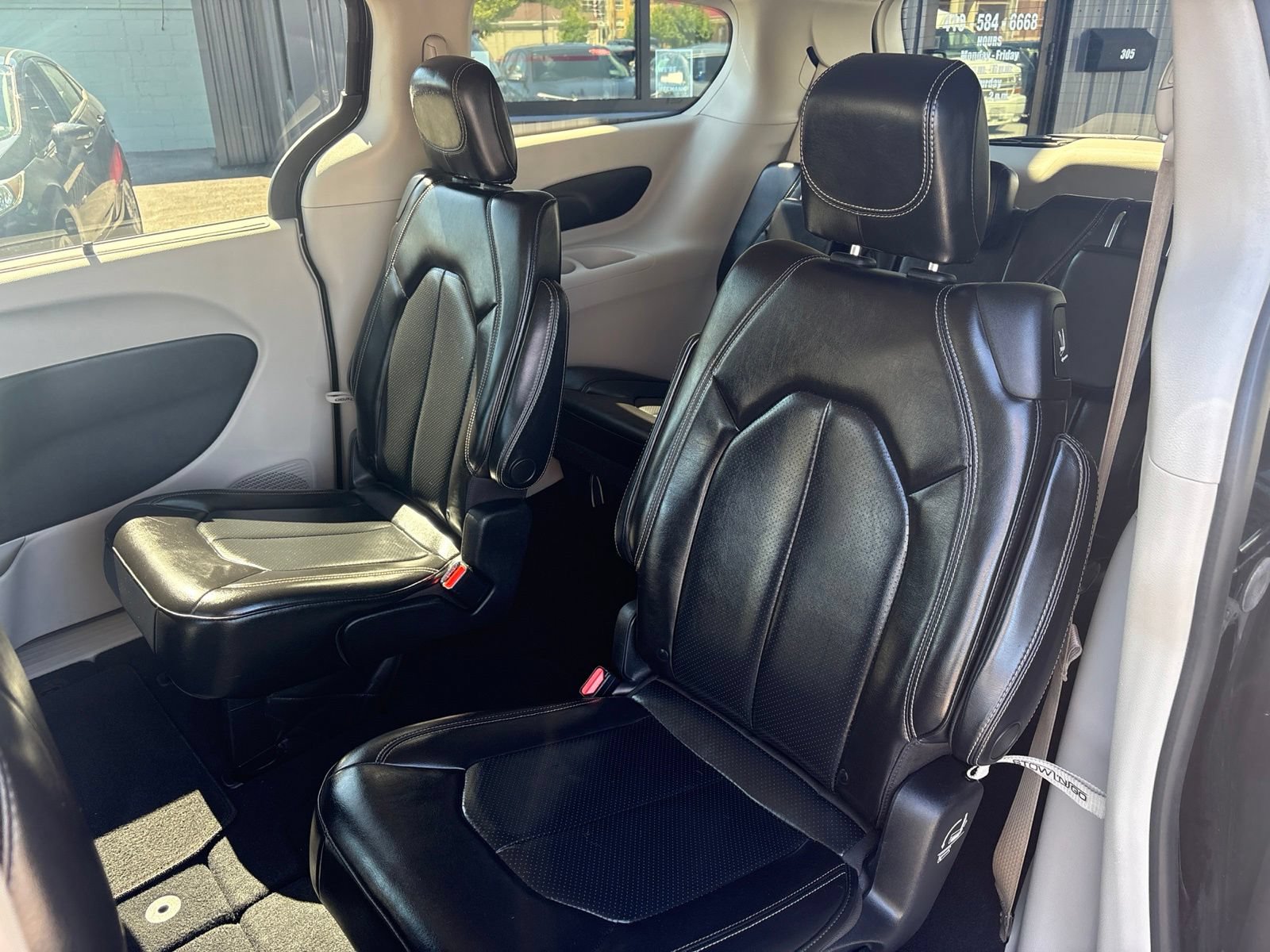 Used 2021 Chrysler Voyager Lxi FWD image 12