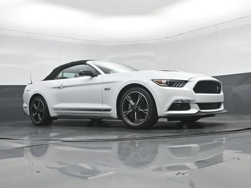 Used 2016 Ford Mustang GT Premium w/ Equipment Group 401A RWD image 49