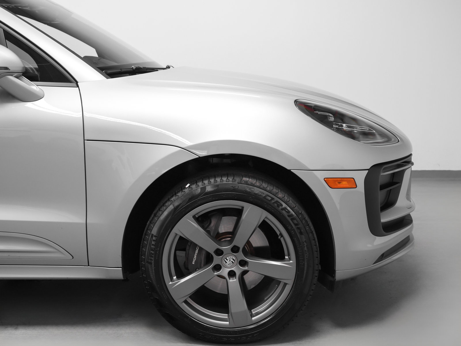 Certified 2023 Porsche Macan AWD/4WD image 14
