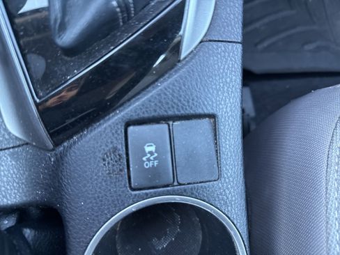 Used 2015 Toyota Corolla LE image 22