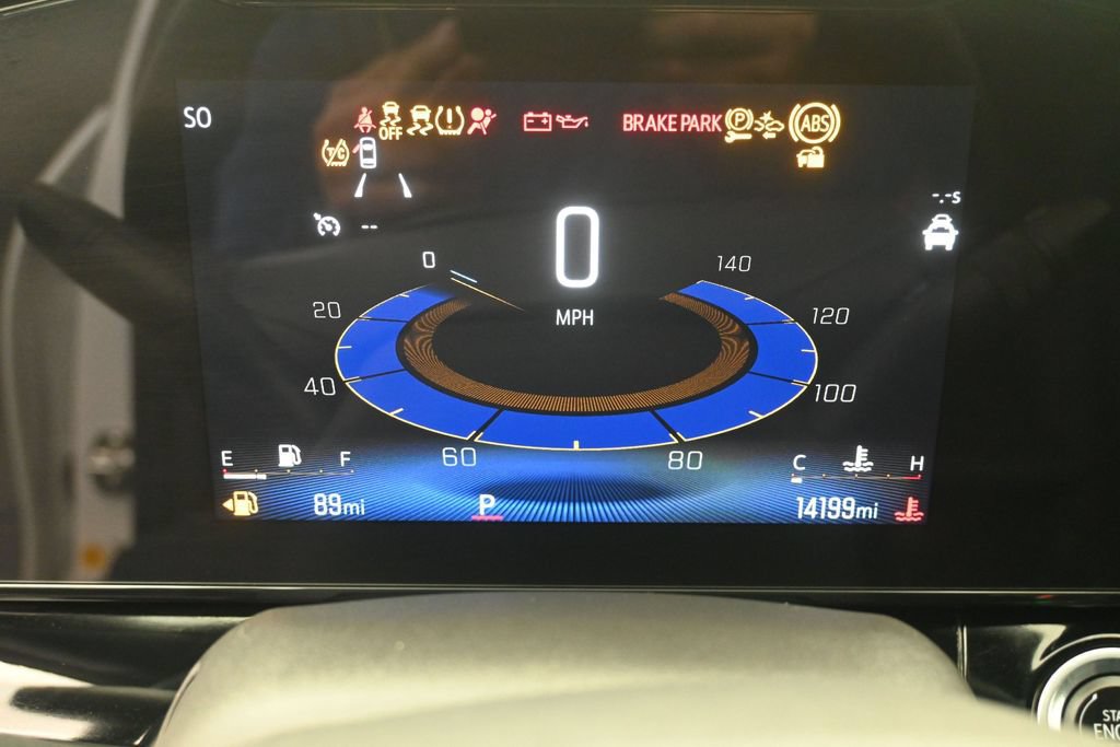 Used 2025 Chevrolet Trax RS FWD image 11