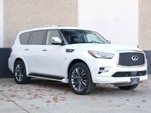 Used 2018 INFINITI QX80 4WD w/ Deluxe Technology Package image 4