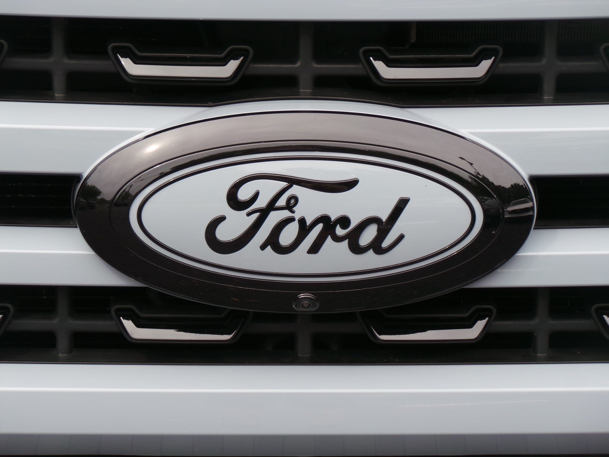 Used 2024 Ford F250 Platinum w/ FX4 Off-Road Package AWD/4WD image 24