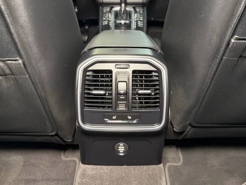 Used 2018 Porsche Macan Sport Edition image 25