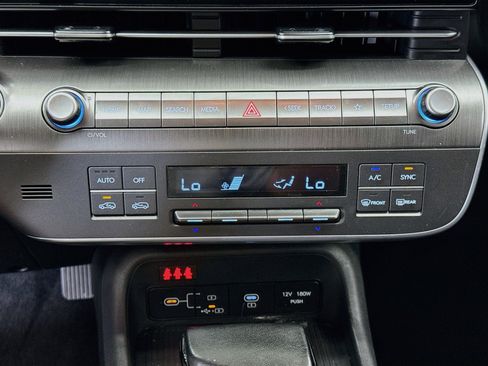 Used 2025 Hyundai Kona SEL FWD image 23