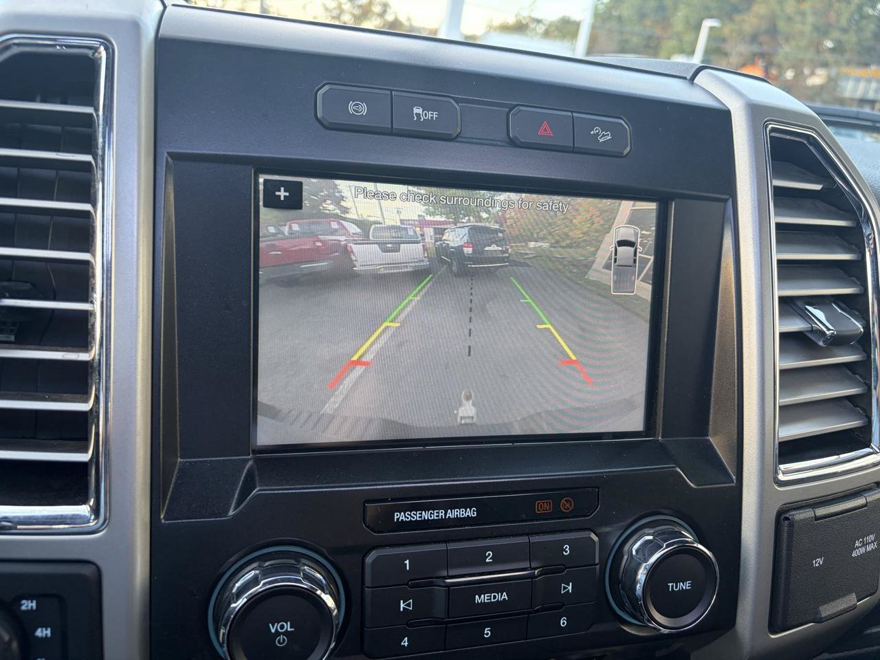 Used 2017 Ford F350 Lariat w/ Lariat Value Package AWD/4WD image 32
