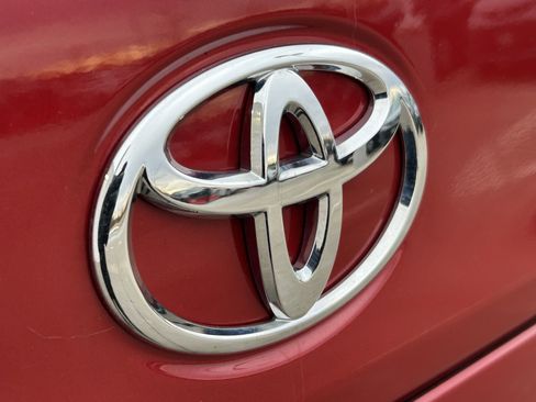 Certified 2022 Toyota Corolla Cross LE w/ Moonroof Package image 7