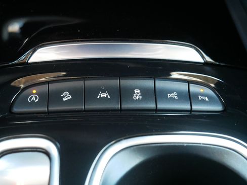 Used 2023 Buick Envision Avenir AWD/4WD image 31