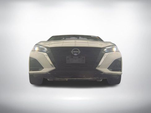 Used 2024 Nissan Altima 2.5 S FWD image 3
