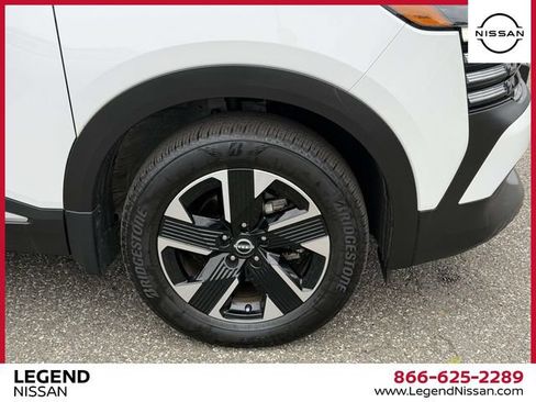 Used 2025 Nissan Kicks SV AWD/4WD image 11