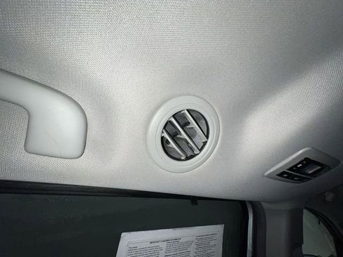 Used 2015 Toyota Sienna XLE image 21