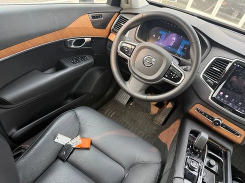 Used 2023 Volvo XC90 T8 Plus w/ Protection Package Premier AWD/4WD image 8