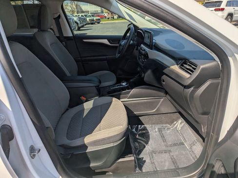 Used 2022 Ford Escape SE w/ SE Sport Appearance Package FWD image 19