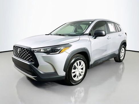 Used 2024 Toyota Corolla Cross L image 3