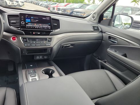 Used 2025 Honda Ridgeline RTL image 16