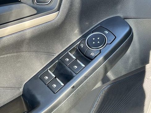 Certified 2022 Ford Escape SE w/ Convenience Package image 17