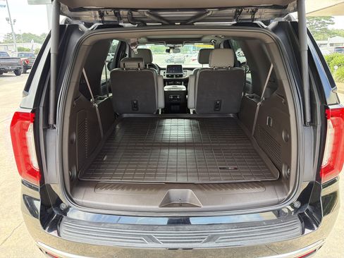 Used 2023 GMC Yukon SLT RWD image 8