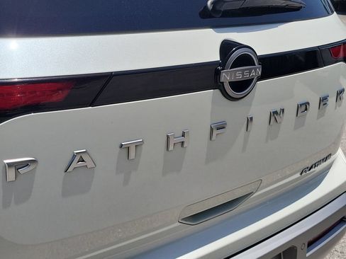 Certified 2024 Nissan Pathfinder Platinum FWD image 14