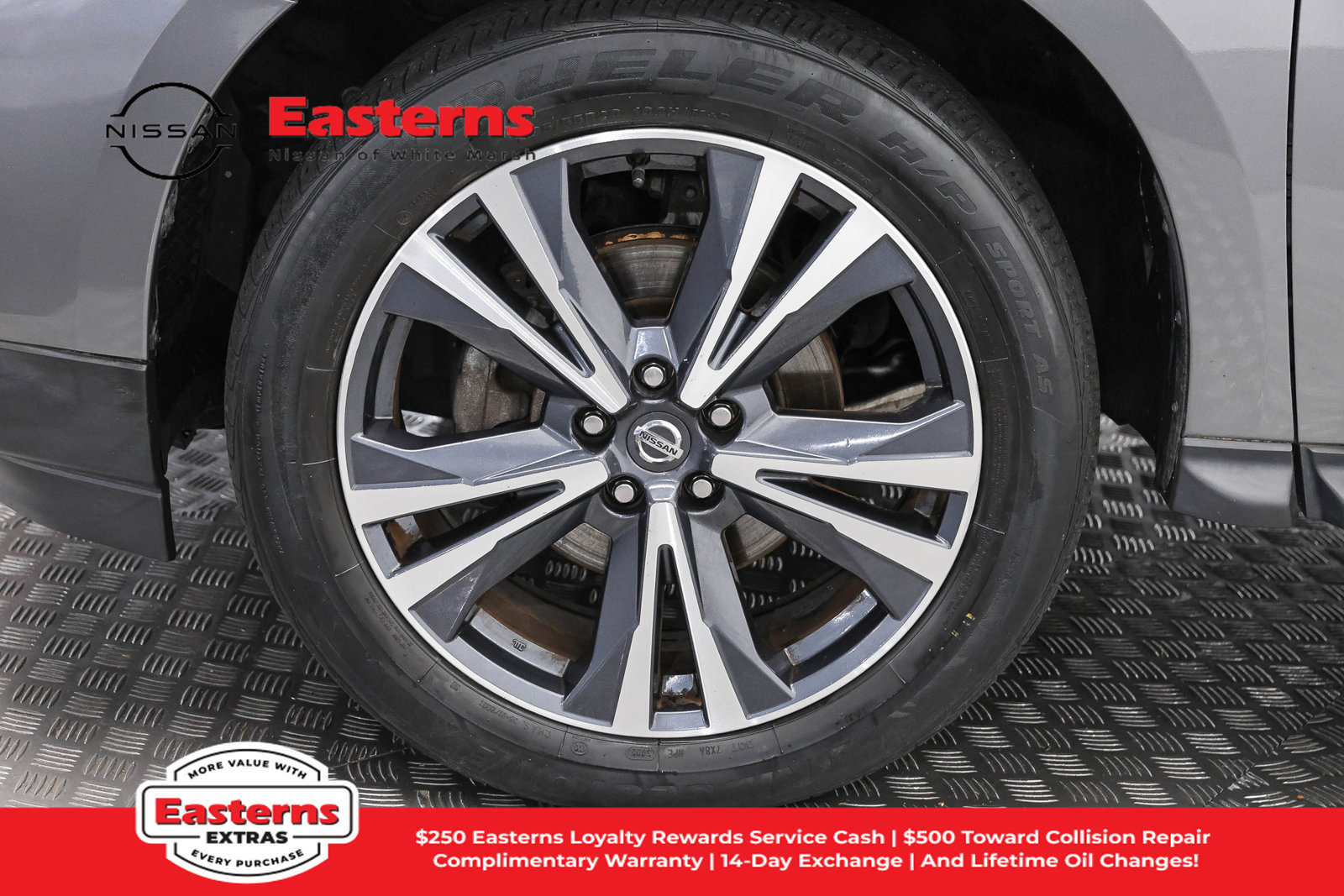 Used 2020 Nissan Pathfinder Platinum AWD/4WD image 31
