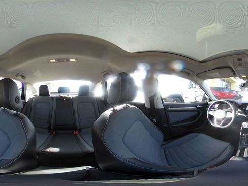 Used 2025 Volkswagen Jetta SE image 42