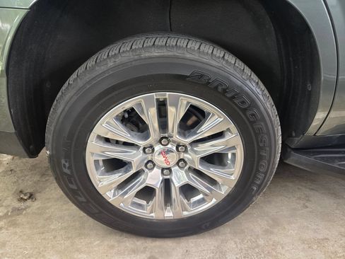 Used 2023 GMC Yukon Denali RWD image 10