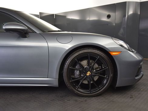 Certified 2025 Porsche 718 Cayman RWD image 37