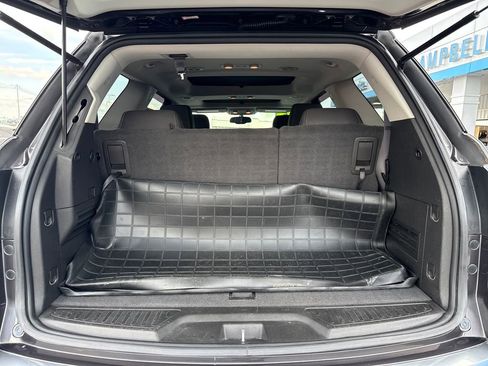 Used 2015 GMC Acadia SLE image 37