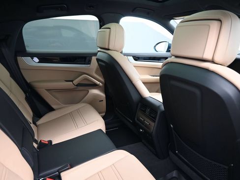 Certified 2026 Porsche Cayenne S AWD/4WD image 7
