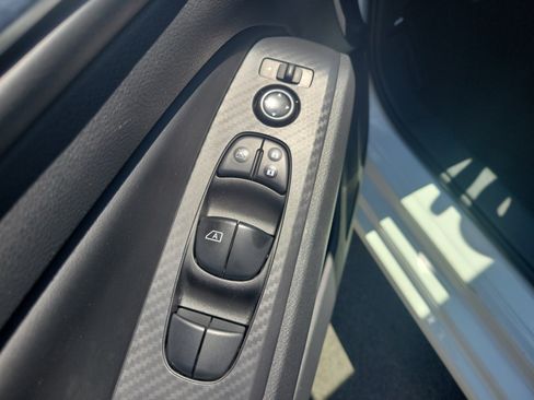 Used 2025 Nissan Altima 2.5 SV FWD image 15