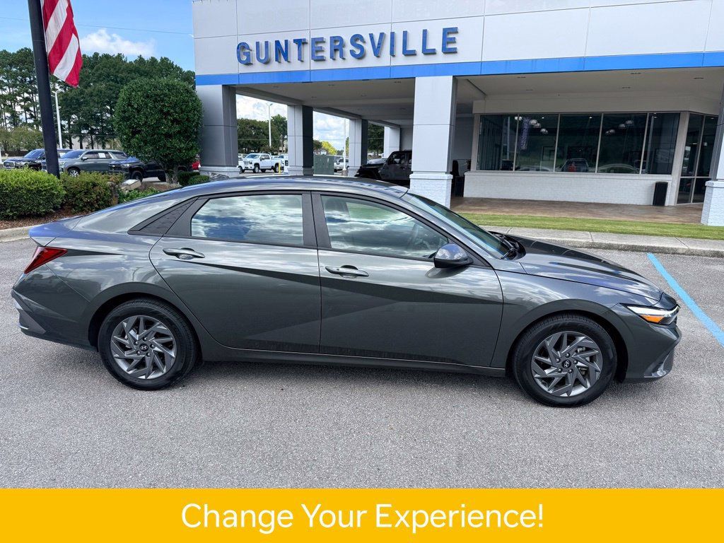 Used 2024 Hyundai Elantra SEL FWD image 4