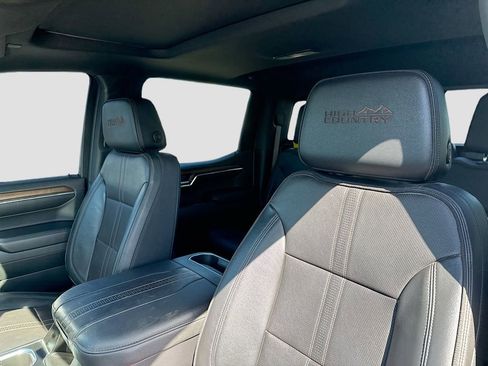 Used 2023 Chevrolet Silverado 1500 High Country w/ Technology Package AWD/4WD image 13