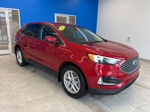 Used 2023 Ford Edge SEL w/ Convenience Package image 3
