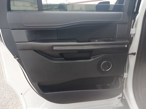 Used 2019 Ford Expedition Max XLT w/ Equipment Group 201A AWD/4WD image 14