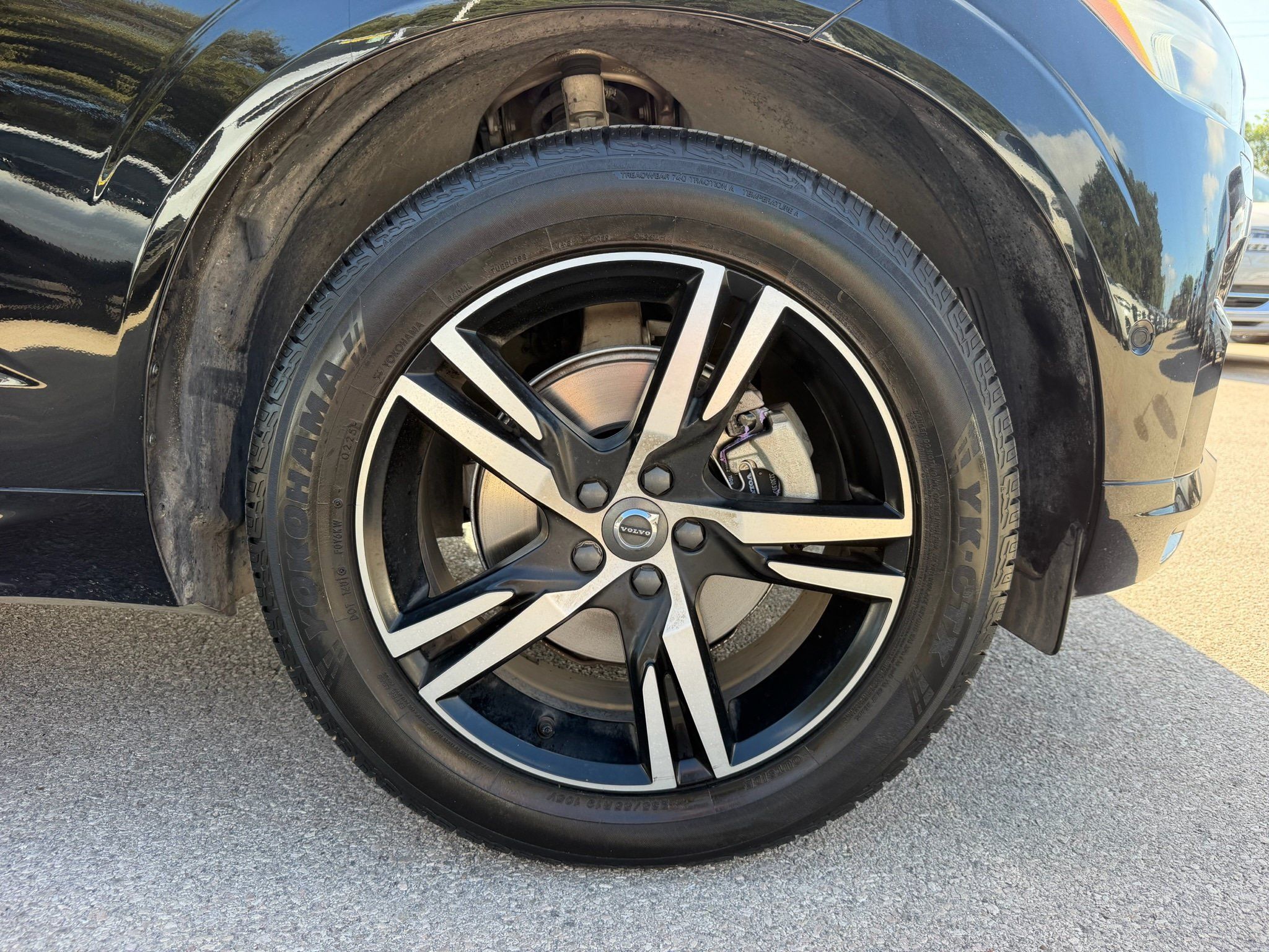 Used 2019 Volvo XC60 T5 R-Design w/ Protection Package Premier FWD image 9