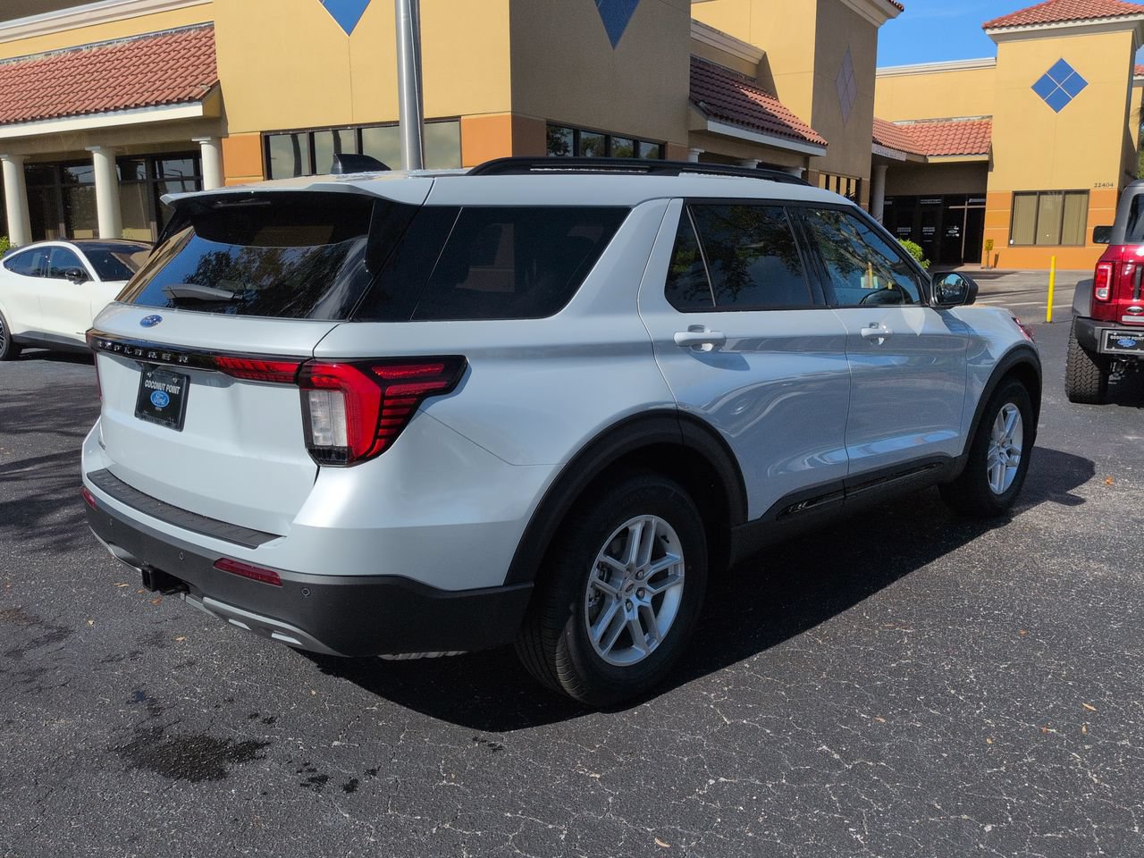 New 2026 Ford Explorer Active w/ Active Comfort Package RWD image 4