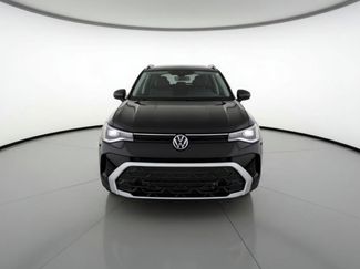 Used 2025 Volkswagen Taos SE video 1