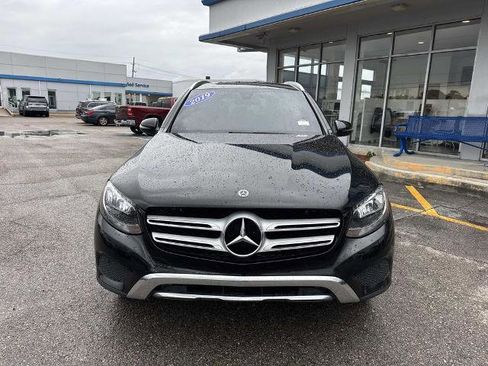 Used 2019 Mercedes-Benz GLC 300 w/ Premium Package image 2
