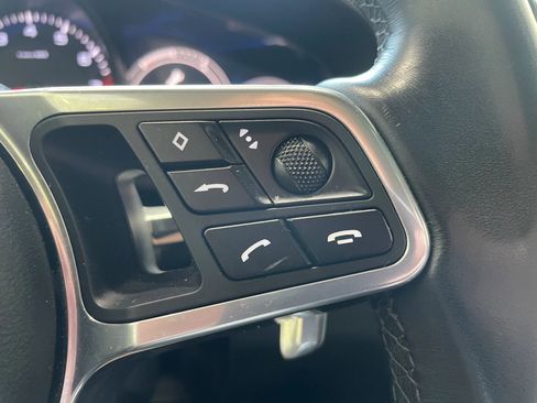 Used 2019 Porsche Cayenne AWD/4WD image 12