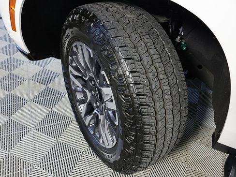 Used 2025 Chevrolet Suburban Z71 w/ Comfort Package image 48