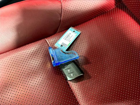 Used 2023 Lexus GX 460 Luxury w/ Sport Design Package image 31