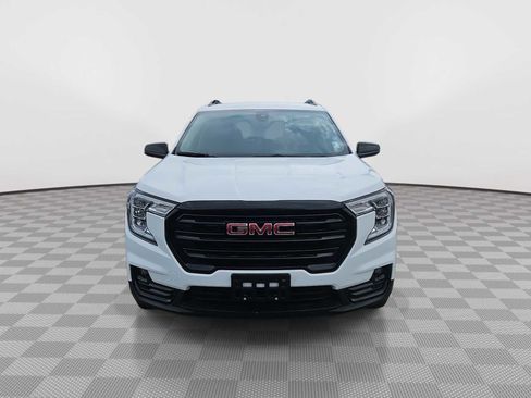 Certified 2023 GMC Terrain SLT w/ Elevation Edition FWD image 3