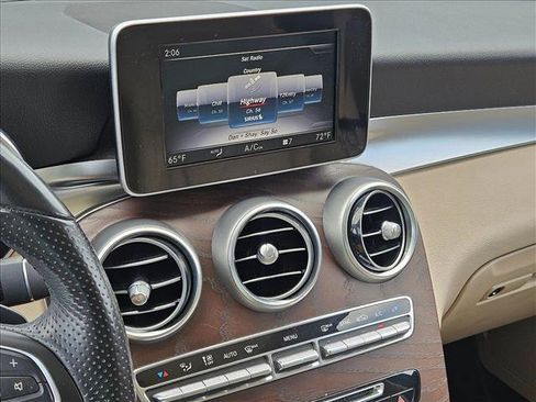 Used 2019 Mercedes-Benz GLC 300 4MATIC image 14