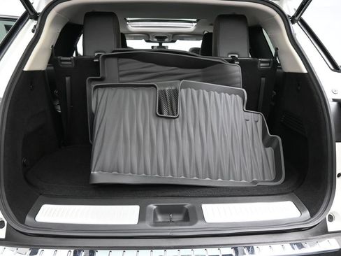 Used 2023 INFINITI QX60 Luxe w/ Performance Audio Package FWD image 23