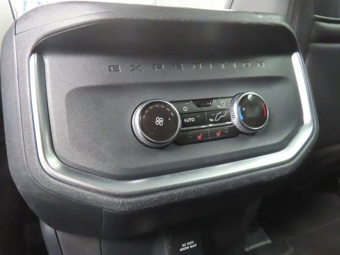Used 2025 Ford Expedition Max Platinum AWD/4WD image 14