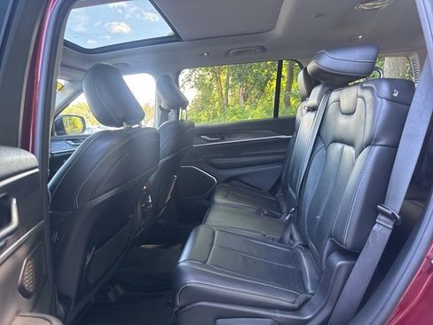 Used 2022 Jeep Grand Cherokee L Limited image 15