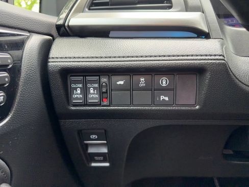 Used 2023 Honda Odyssey Touring image 13