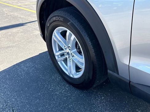 Certified 2022 Ford Explorer XLT w/ Equipment Group 202A image 18