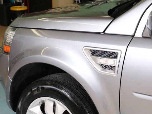 Used 2013 Land Rover LR2 HSE image 23